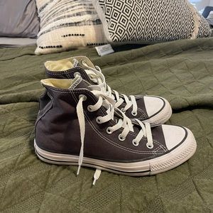 grey converse